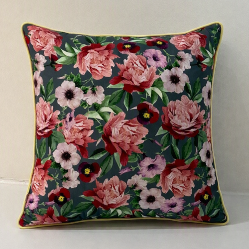 Crimson Blossom Pillow/GH03