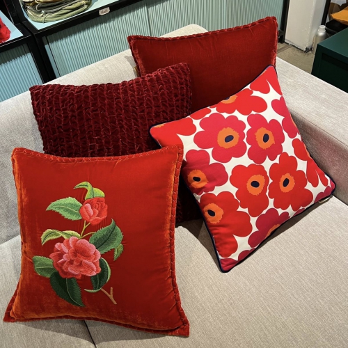 Camellia embroidered pillow/GT007