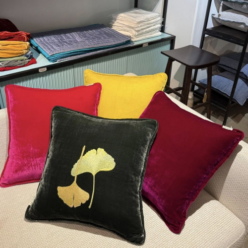 Green Two-leafs embroidered pillow/GT005